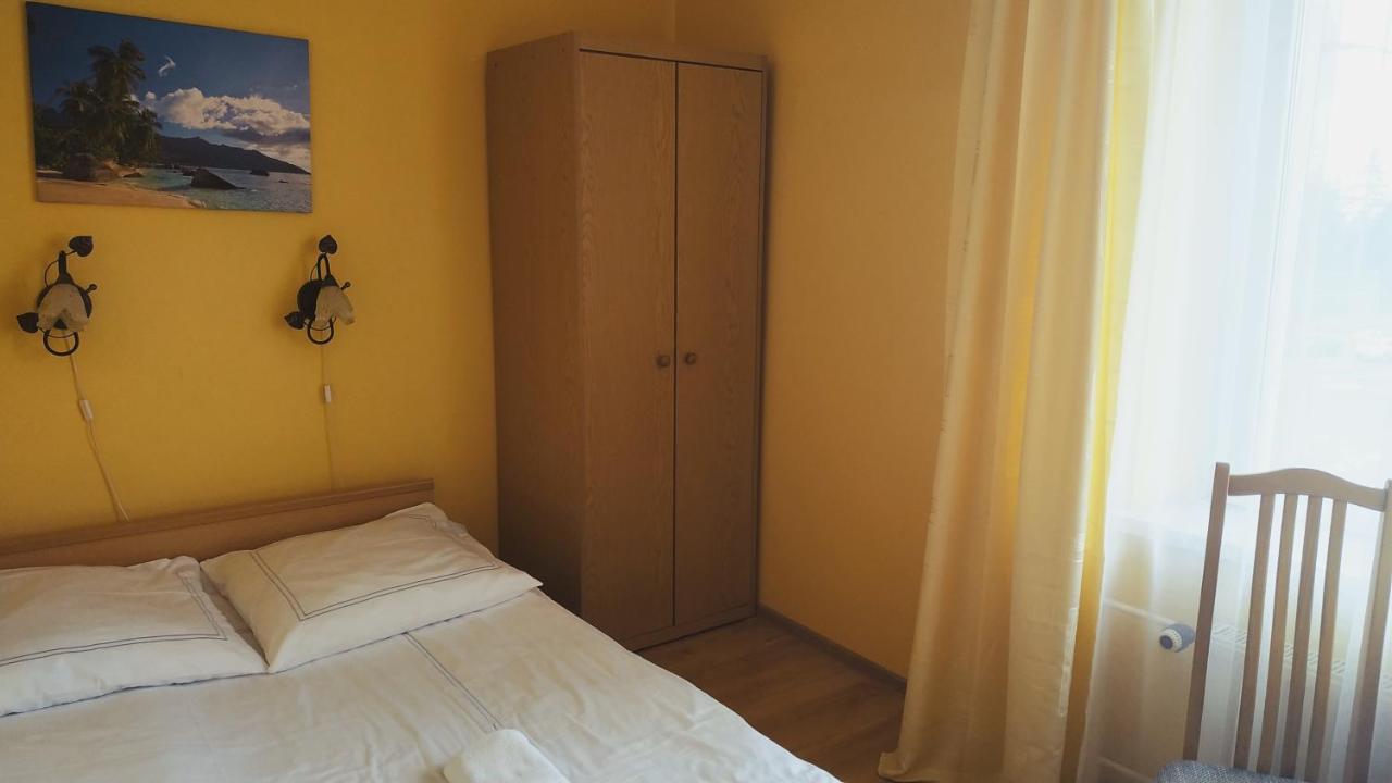 Hotel Eden 24H Rzeszów Esterno foto