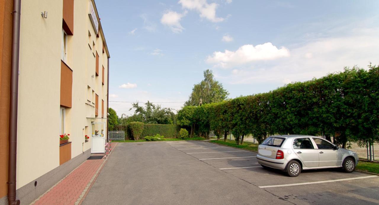 Hotel Eden 24H Rzeszów Esterno foto