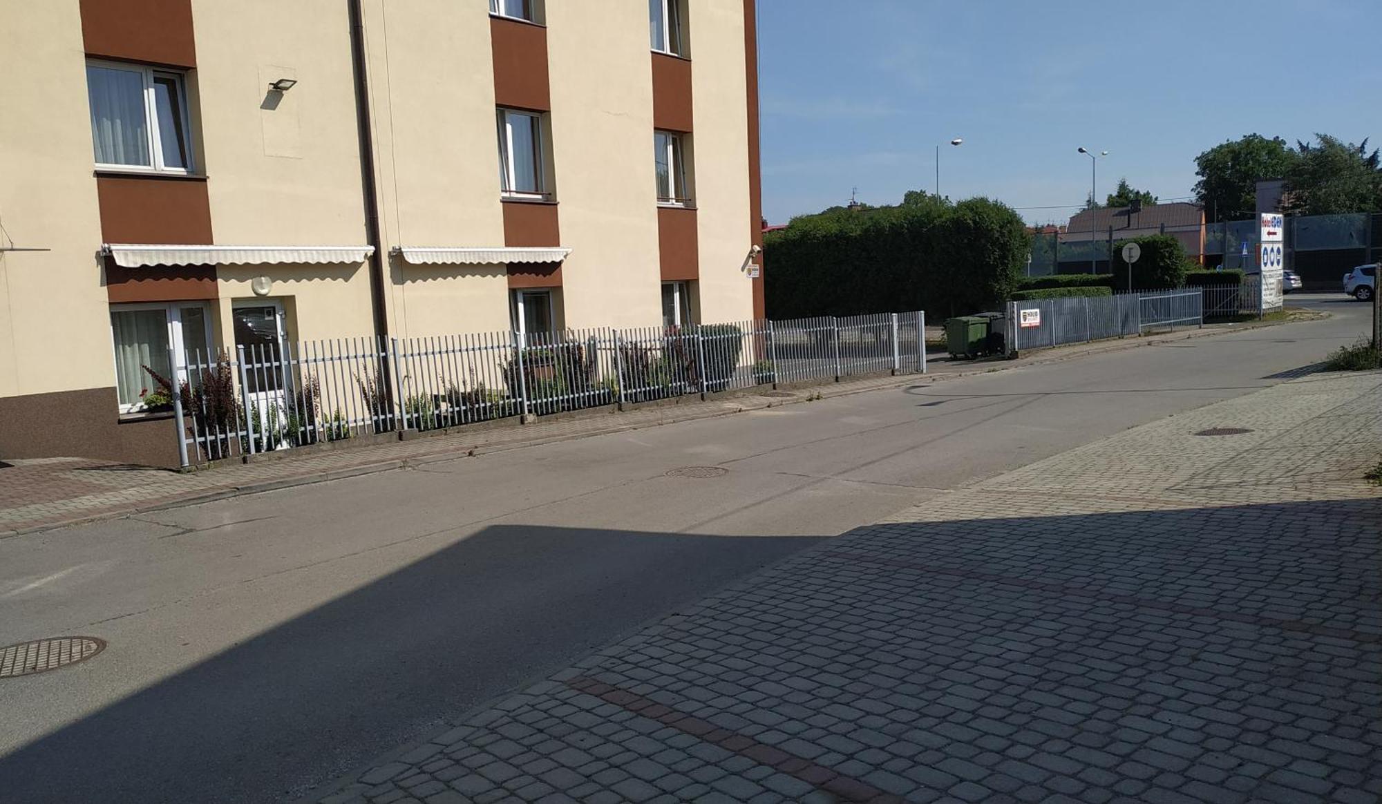 Hotel Eden 24H Rzeszów Esterno foto