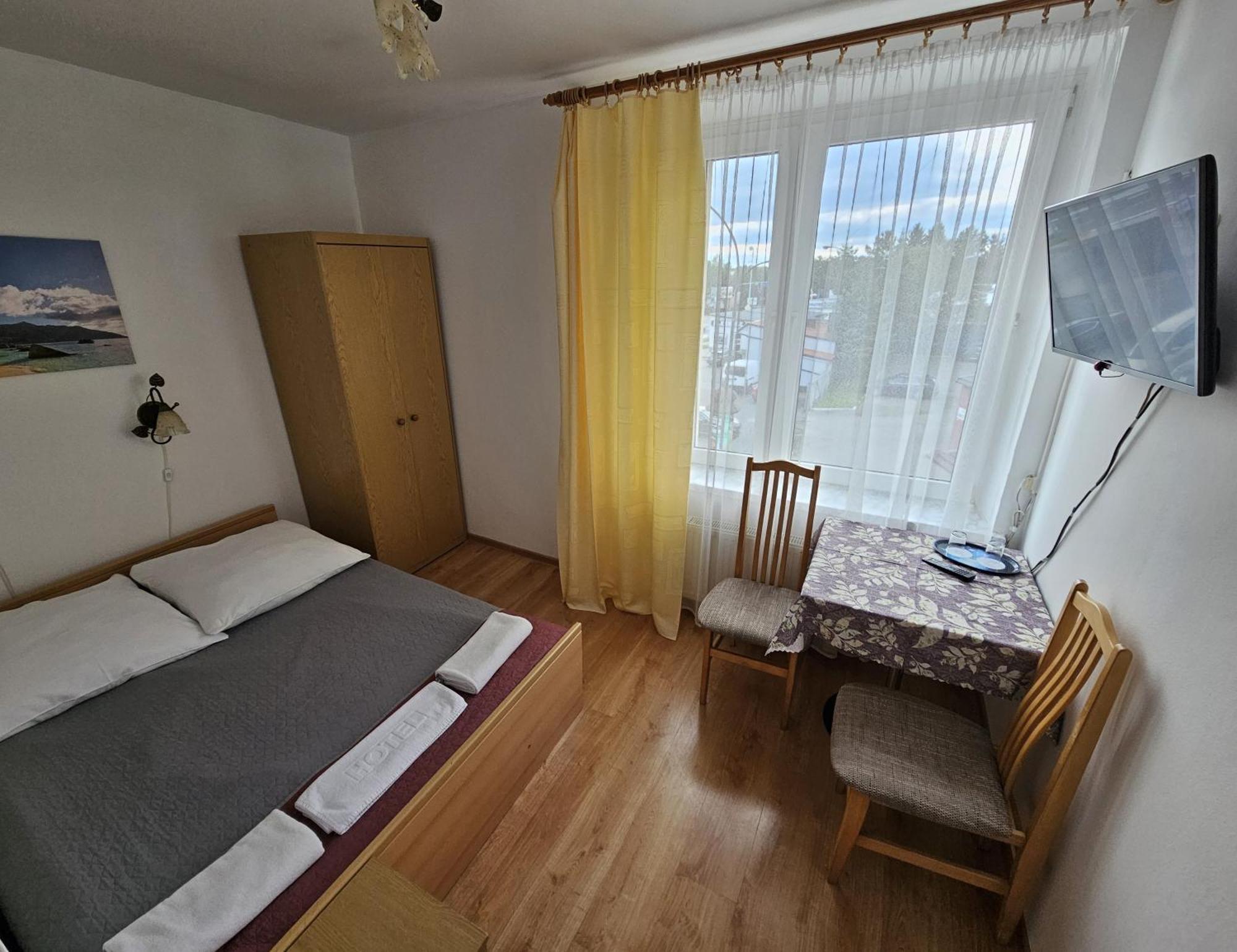 Hotel Eden 24H Rzeszów Esterno foto