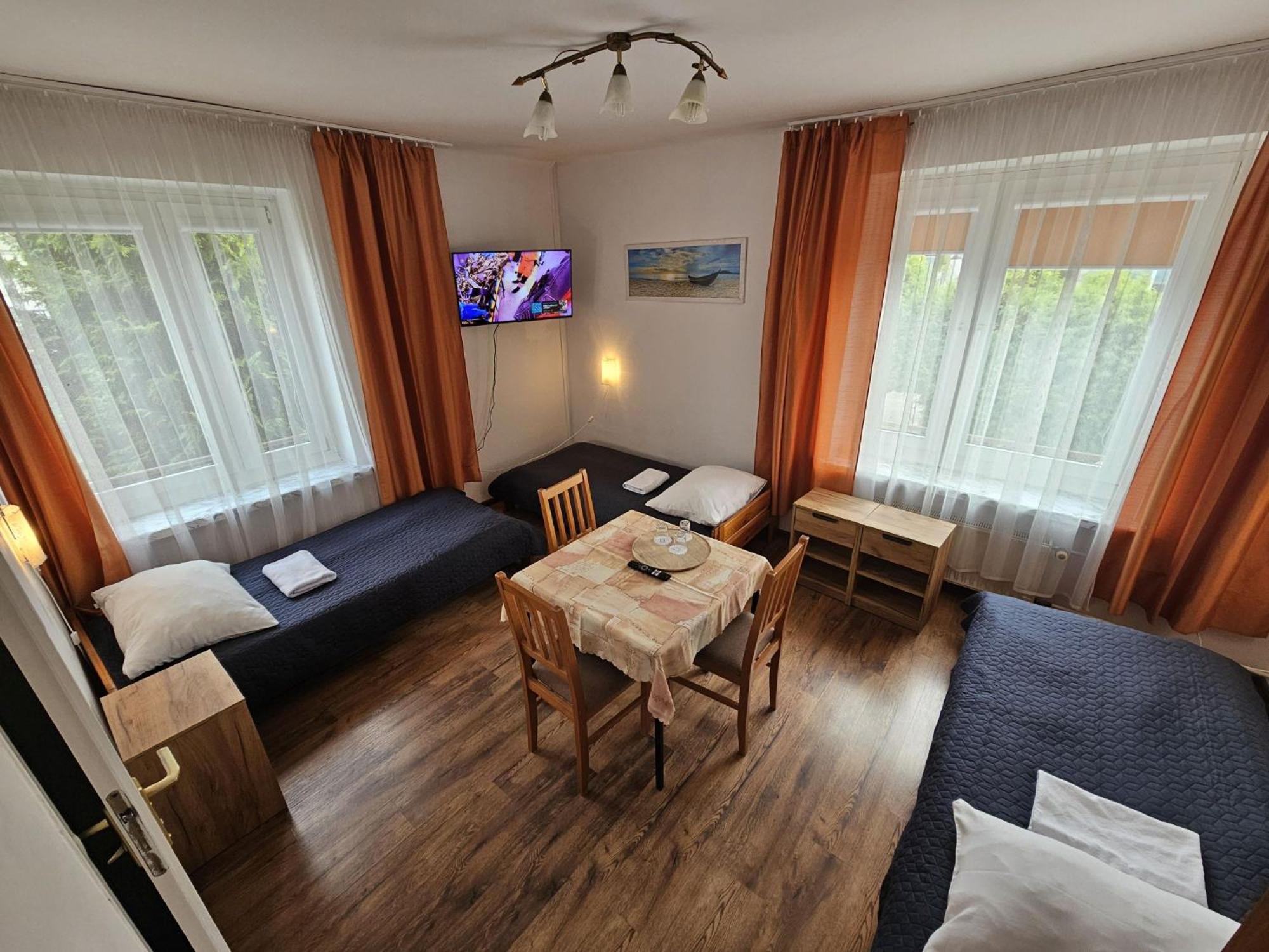 Hotel Eden 24H Rzeszów Esterno foto